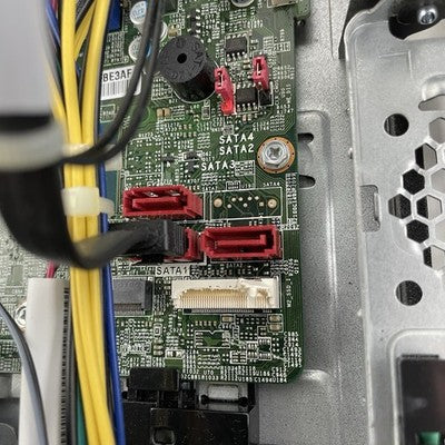 Lenovo ThinkCentre M720s SFF i5-8500 3.00 GHz 8 GB RAM No HDD/OS