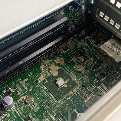 Dell PowerEdge R720 Server 2x Xeon E5-2670 2.6 GHz 64 GB RAM No OS No HDD Read-