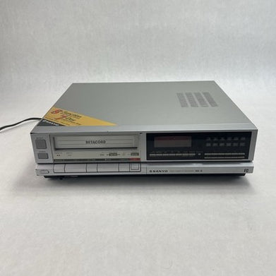 Vintage Sanyo Betacord VCR4010 Video Cassette Recorder No Remote For Parts