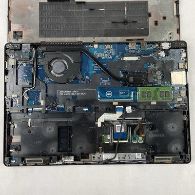 Dell Latitude 5590 15.6" i5-8250U 1.6 GHz 8GB RAM No SSD No OS - Bad Corner READ