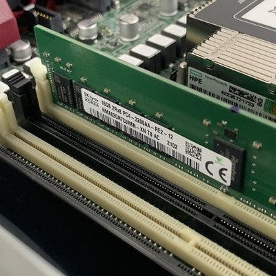 HP Proliant DL360 Gen10 Server 1x Silver 4112 2.1 GHz 16 GB Ram No OS No HDD