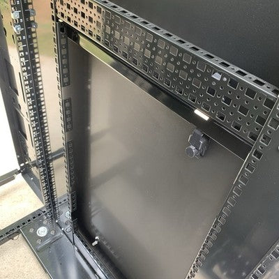 Dell PowerEdge 4220 42U Server Rack Cabinet 0T8GFJ  No PDUs or Rear Panel & Door