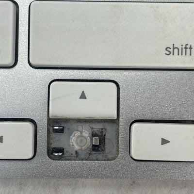 Apple A1242 MB869LL/A Wired Keyboard Tested Missing Key