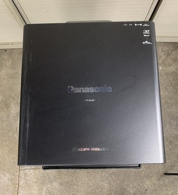 Panasonic PT-DZ10KU WUXGA DLP Lamp Projector Bad Lamp 1 - No Lens No Remote