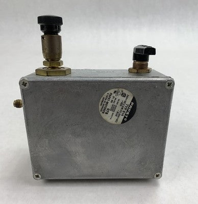 Pressure Compensated Flow Control Valve Vent With Container Vial