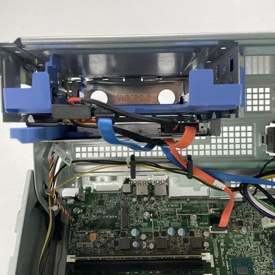 Dell Optiplex 7040 MT i5-6500 3.20 GHz 8 GB RAM No HDD/OS