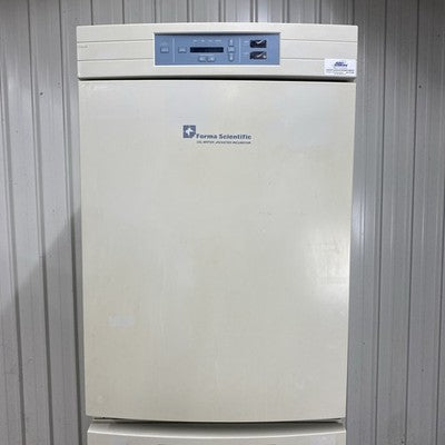 Forma Scientific 3110 Dual Stacked Water Jacketed CO2 Incubators
