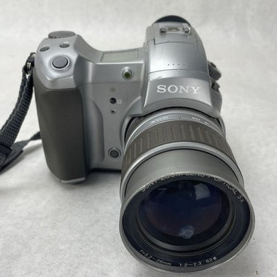 Sony DSC-D700 Digital Still Camera Tested Lens Issue