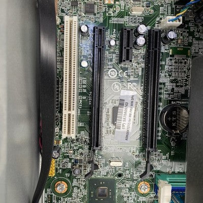 Lenovo ThinkCentre M93P SFF Intel Core i5-4570 3.2GHz 2x4GB RAM No HDD No OS