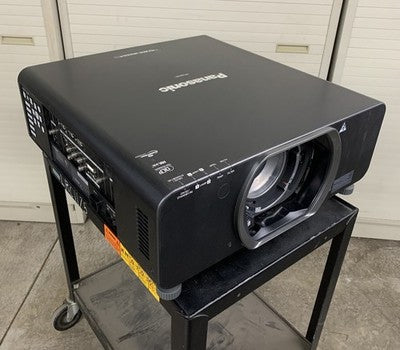 Panasonic PT-DZ10KU WUXGA DLP Lamp Projector Bad Lamp 1 - No Lens No Remote