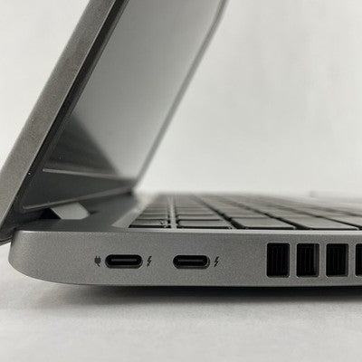Dell Latitude 5520 15.6" i5-1135G7 2.40 GHz 8GB RAM No SSD No OS Scratched Paint