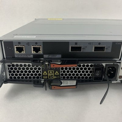 NetApp NAJ-1001 Disk Array Controller 24 Caddies 2x PSU 2x IOM6 Controller Cards