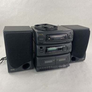 Sanyo AWM-170u Radio CD Player/ Dual Cassette Decks. AWM-170OU Tested No Remote