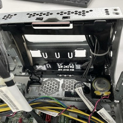 Lenovo ThinkCentre M900 SFF i5-6500 3.20 GHz 8 GB RAM No HDD/OS