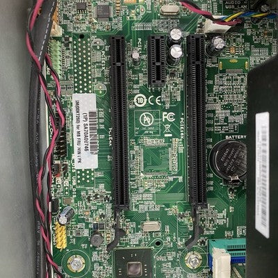 Lenovo ThinkCentre M83 SFF Intel Core i3-4150 3.5GHz 2x4GB RAM No HDD No OS