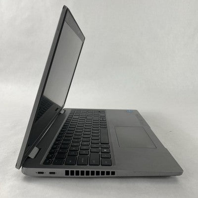 Dell Latitude 5520 15.6" i5-1135G7 2.40 GHz 8GB RAM No SSD No OS Scratched Paint