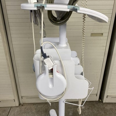 Welch Allyn 6000 Series Vital Sign Monitor 63MTXX w/ Stand 4800-60  No Battery