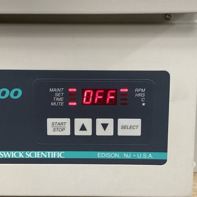 New Brunswick Scientific Innova 4200 Incubator Shaker SP05168-4200-GAS