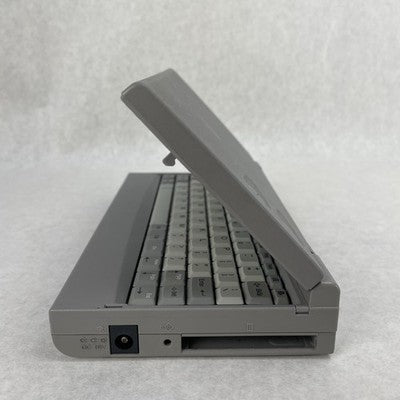 Toshiba Libretto 50 ct 6" Intel Pentium 16 MB RAM No HDD/OS/AC/Battery