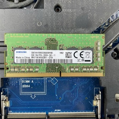 Dell Latitude E5570 15.6" i3-6300U 2.40 GHz 8 GB RAM No SSD No OS No Battery