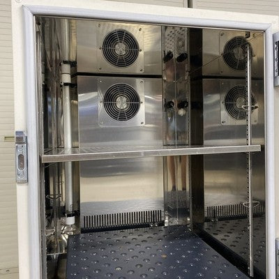 New Brunswick Scientific Innova 4200 Incubator Shaker M1233-0004