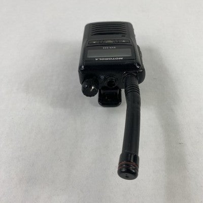 Motorola EVX-S24 EVX-S24-G6-3 Digital 2-Way Radio with Battery Untested