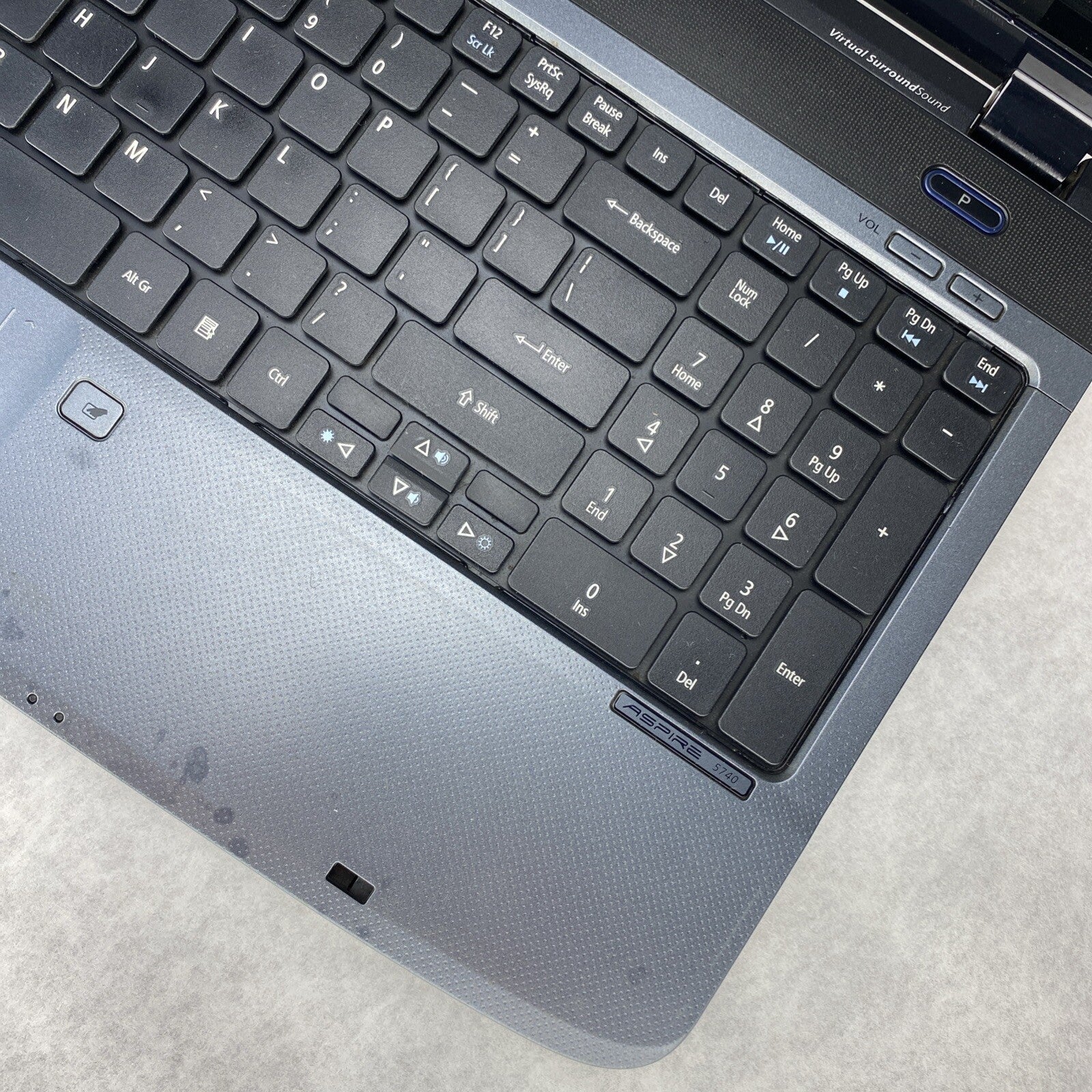 Acer Aspire 5740 15.6" Intel Core i3-M330 2.13GHz 4GB RAM No AC HDD OS