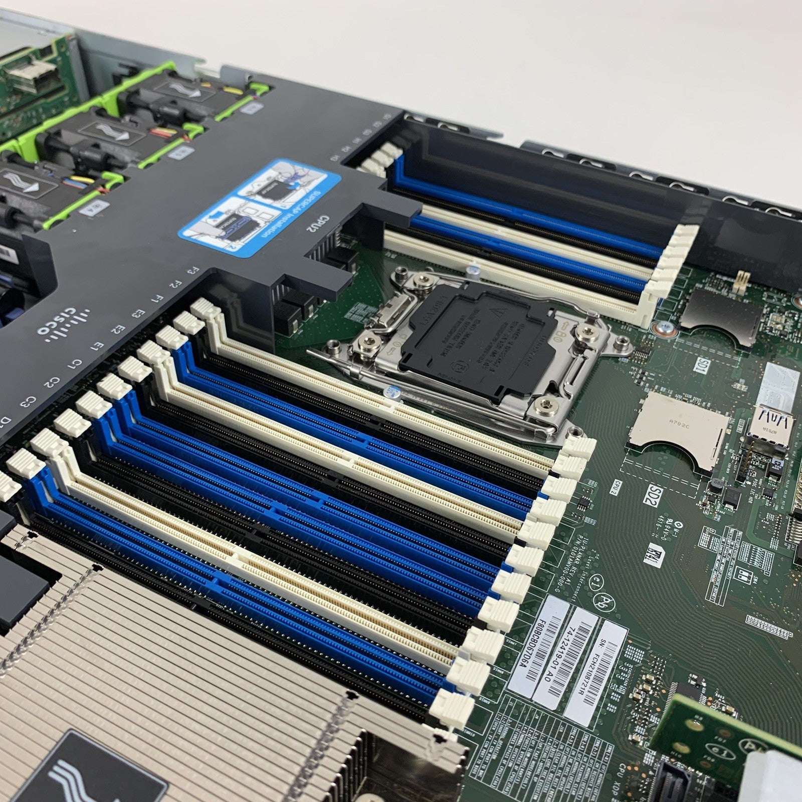 Cisco UCSC-C220-M4S Server 1x Xeon E5-2630 V3 2.4 GHz 32 GB RAM No OS No HDD