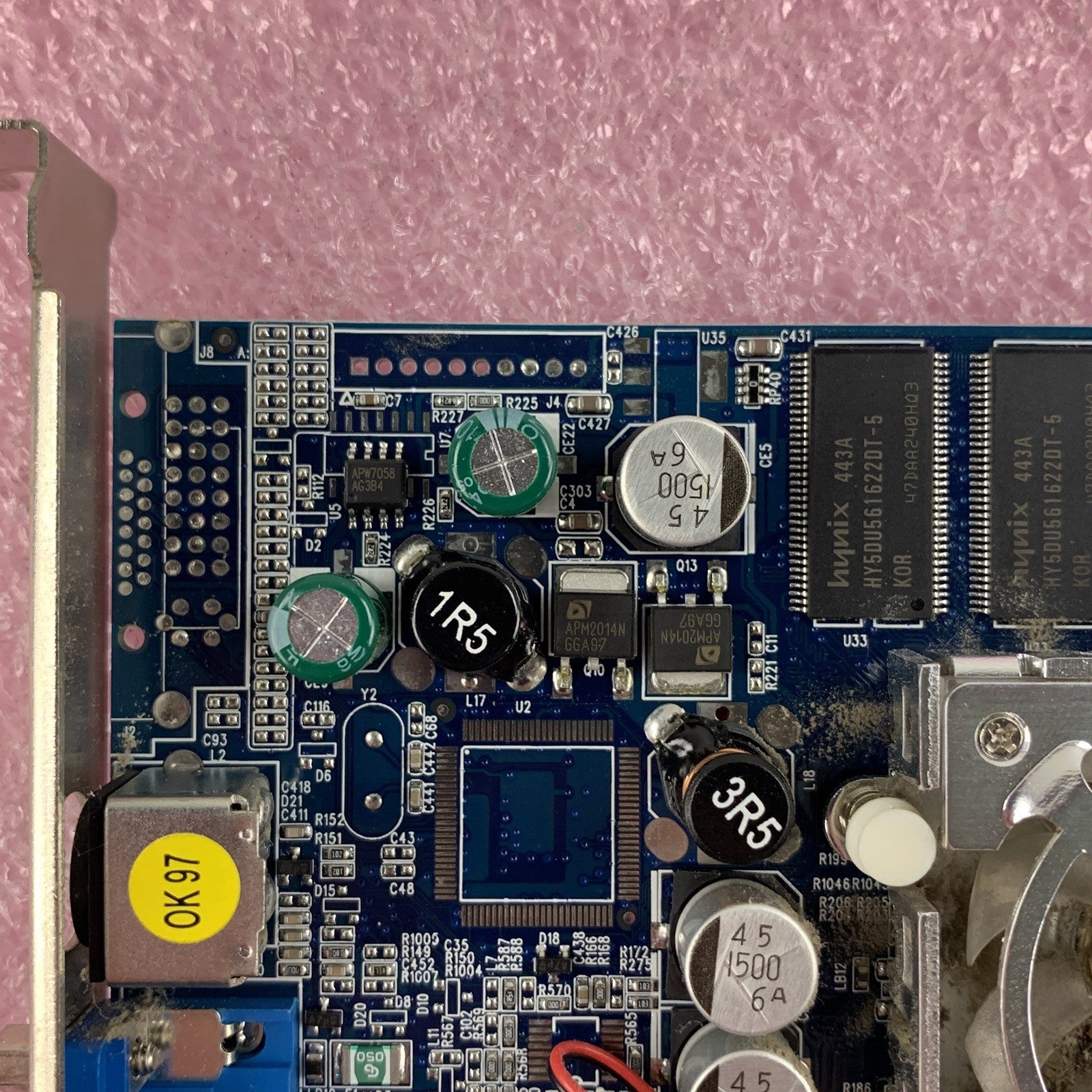 BFG Tech GeForce FX 5200 256MB DDR AGP 4X/8X Graphics Card ASLM52256