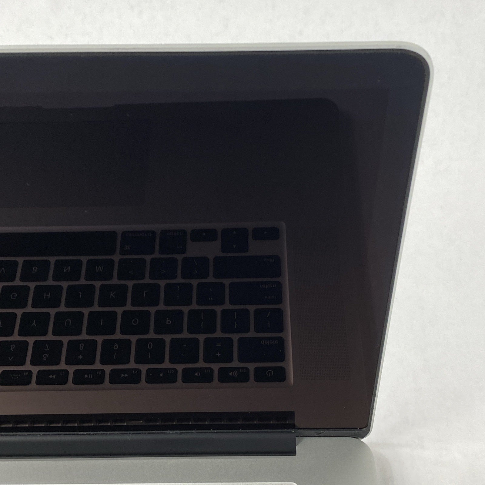 Apple MacBook Pro A1398 2012 Retina 15" i7 8GB RAM 500GB SSD - Service Battery6