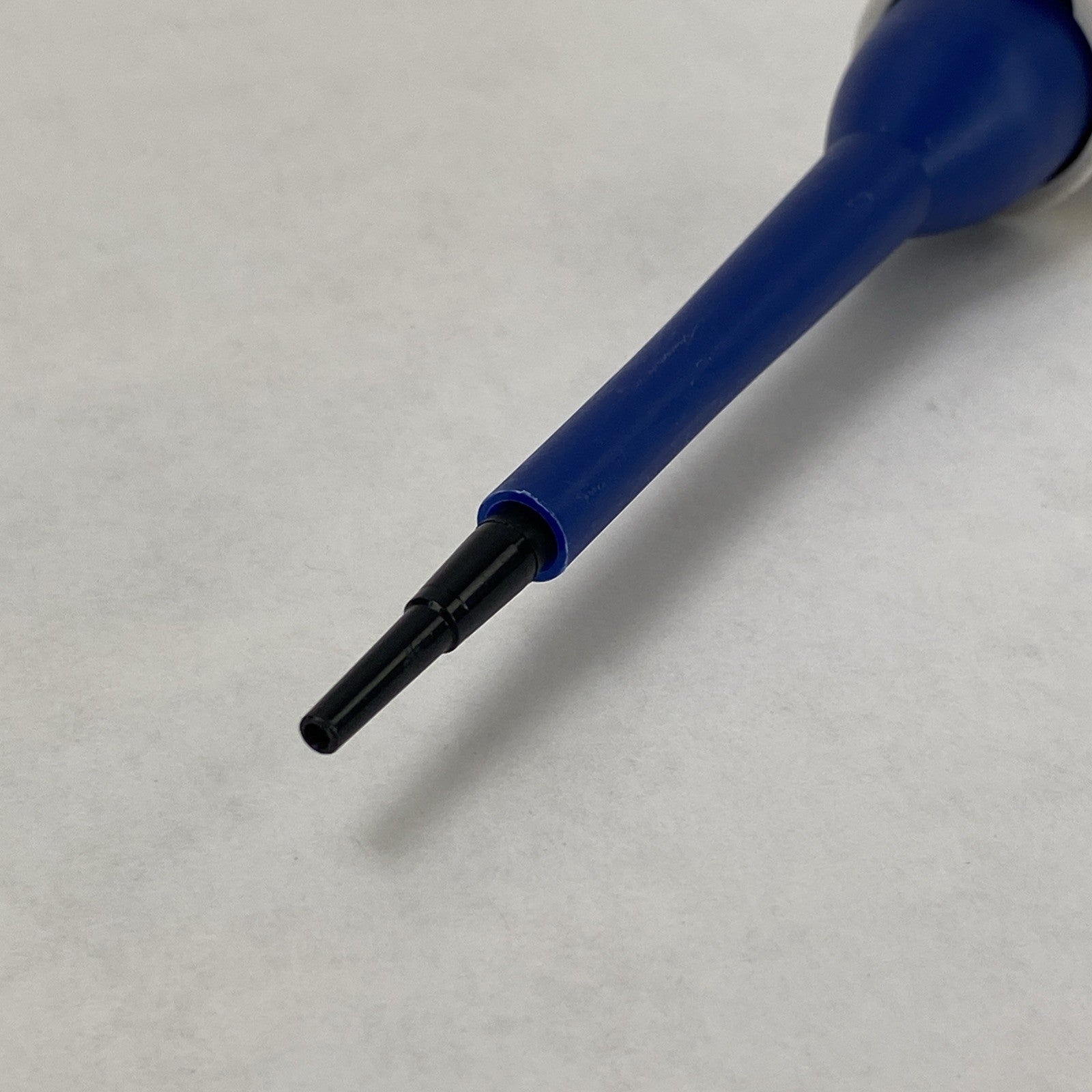 Biohit m20 2-20 µL Single-Channel Handheld Manual Pipette4