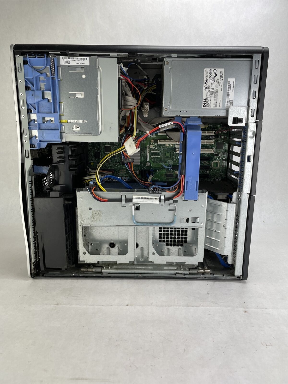 Dell Precision 490 MT 2x Intel Xeon 5160 3GHz 2GB RAM No HDD No OS