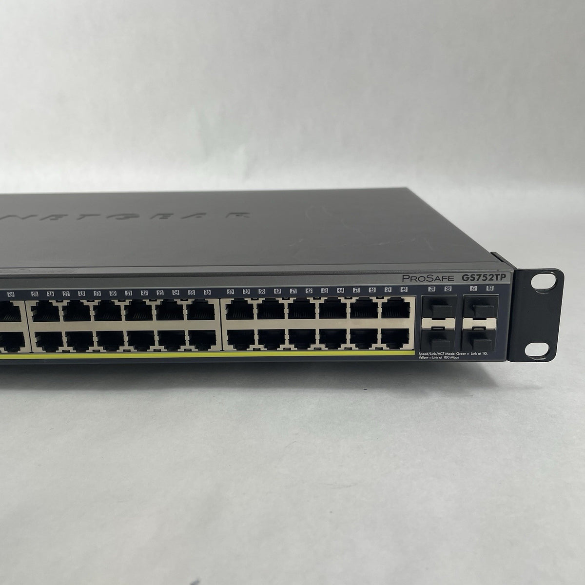 NetgearProsafe GS752TP 48-Port Gigabit PoE+ Smart Managed Switch - Tested2