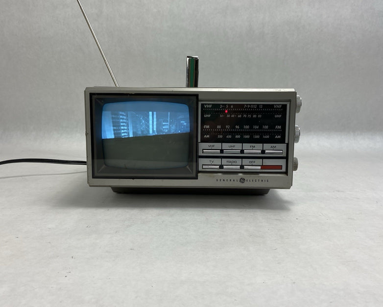 General Electric 7-7150A UHF VHF TV AM FM Radio Tested w/Cord