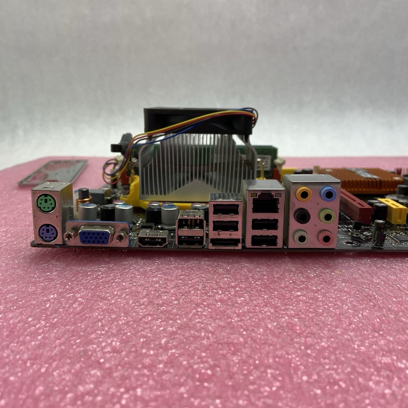 ECS GeForce 8200M-A Motherboard AMD Athlon 64 X2 2.21GHz 8GB RAM w/Shield6