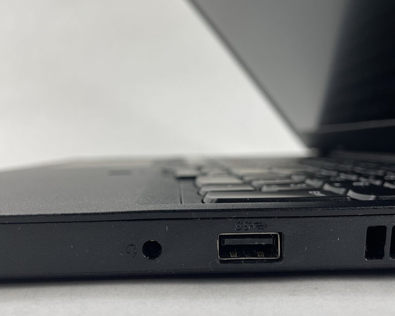 Lenovo ThinkPad L580 15.6" i5-8250U 1.60 GHz 8 GB RAM No SSD/OS/AC - Missing Key