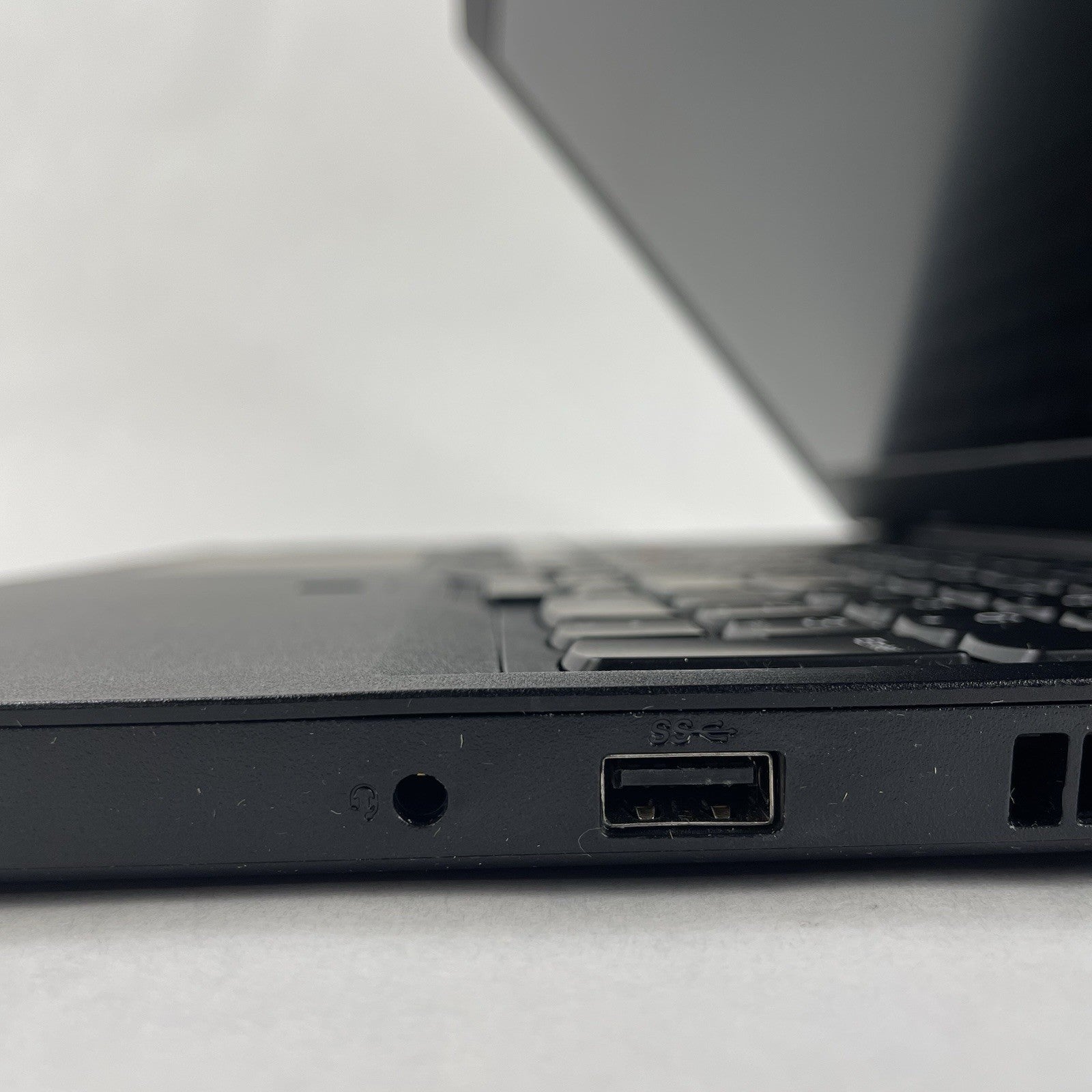 Lenovo ThinkPad L580 15.6" i5-8250U 1.60 GHz 8 GB RAM No SSD/OS/AC - Missing Key8