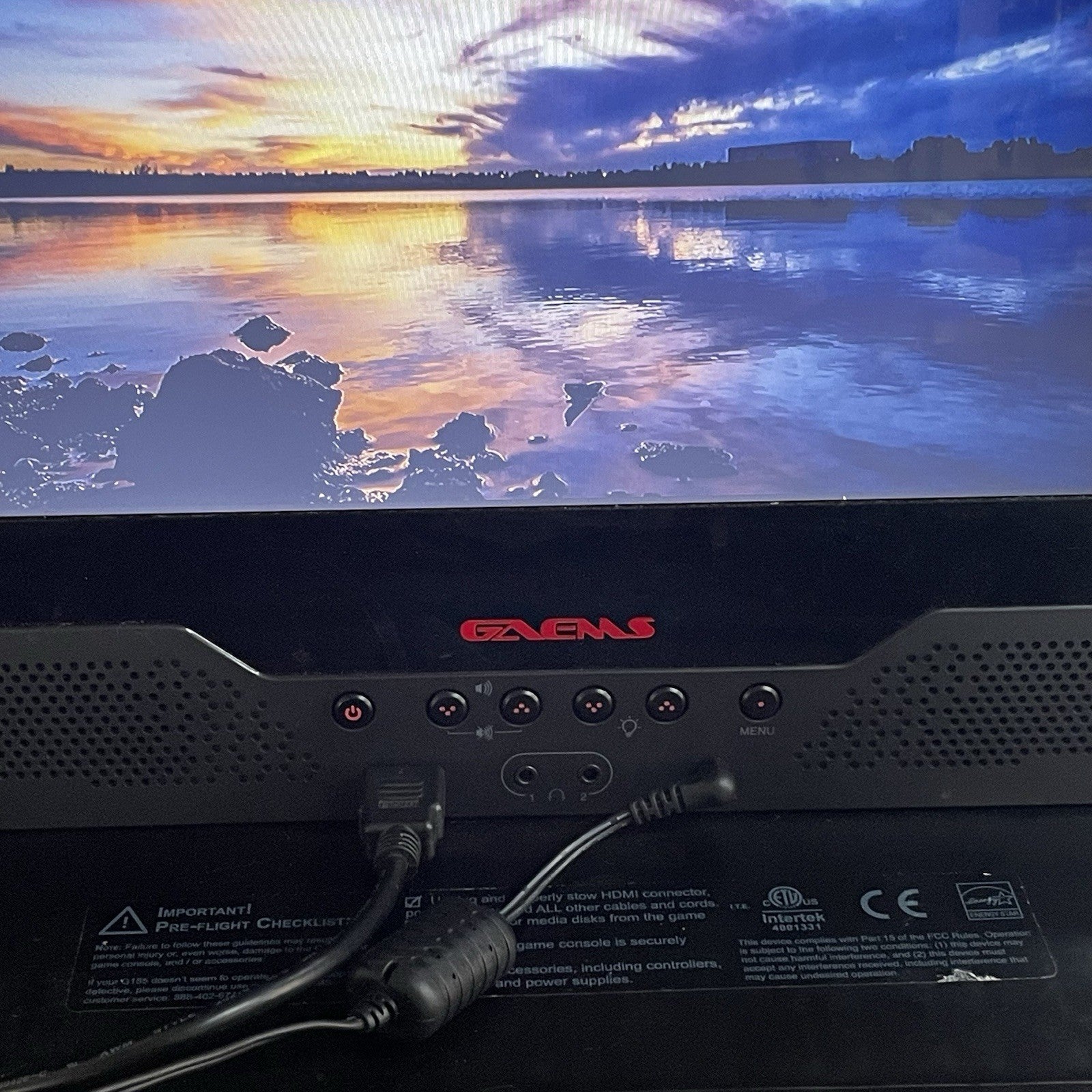 Gaems G155 Portable Personal Gaming Monitor Xbox 360 Ps32