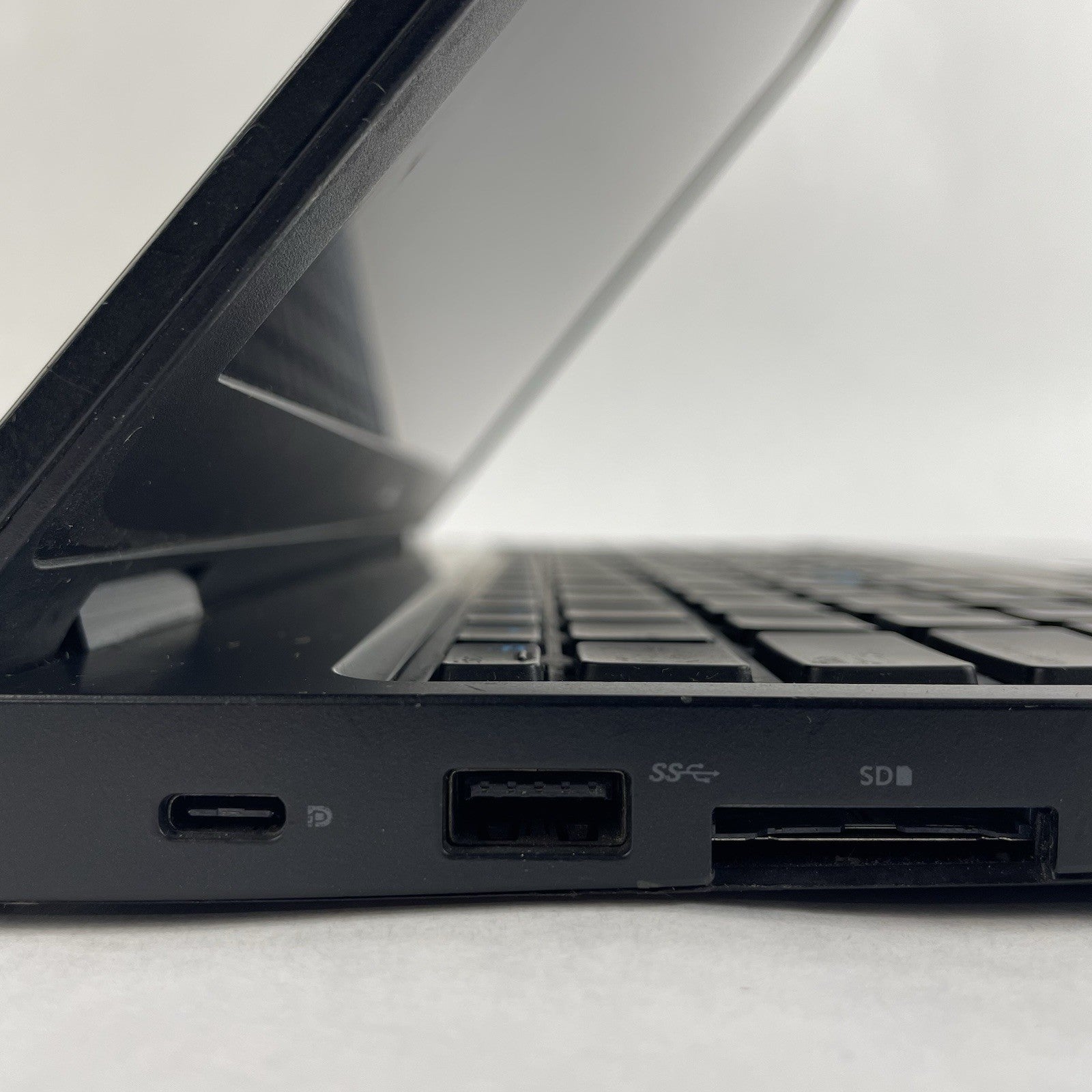 Dell Latitude 5580 15.6" i5-7300U 2.60 GHz 8 GB RAM No SSD/OS/AC6