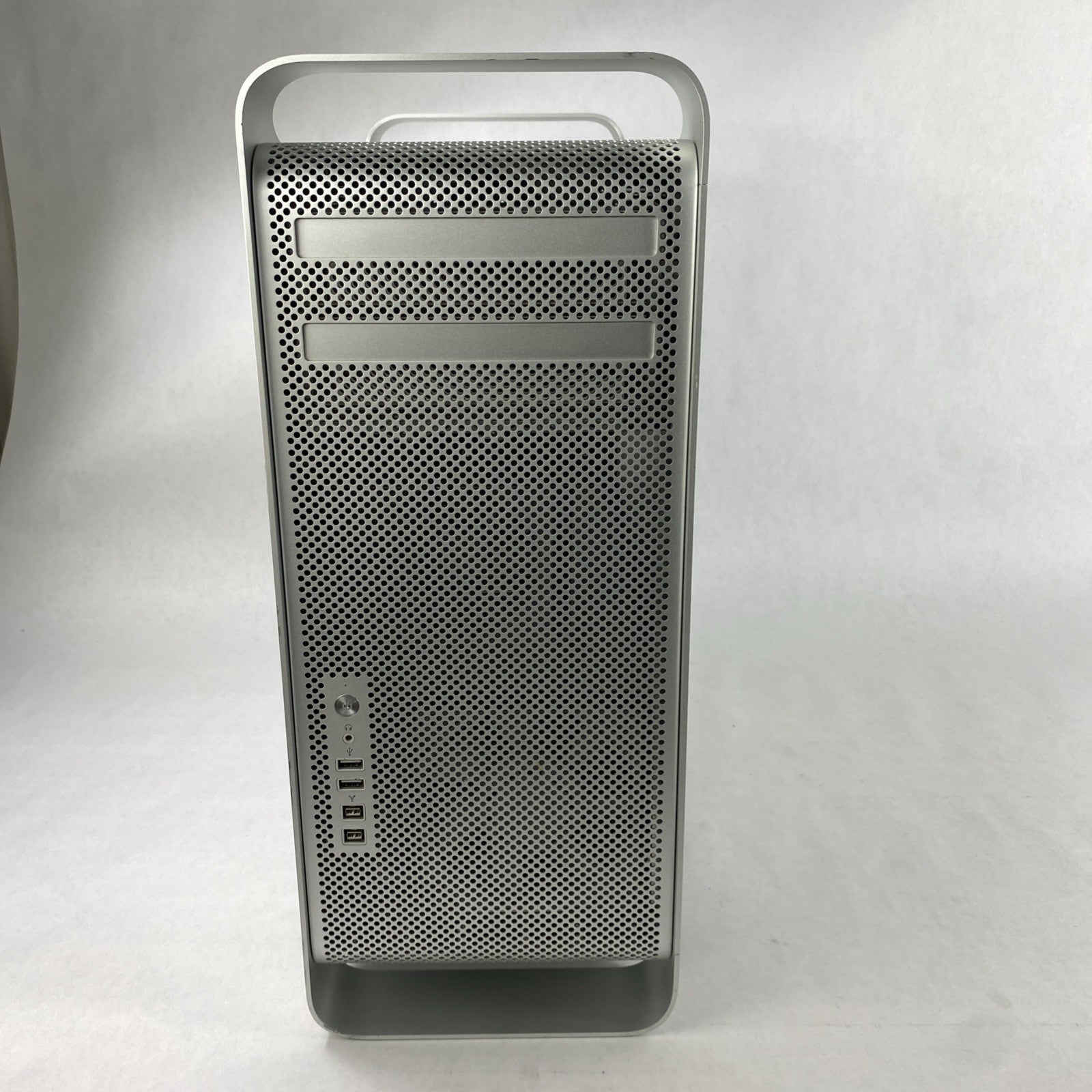 Apple Mac Pro A1289 2009 Xeon W3540 2.93GHz 6GB RAM 640GB HDD os10.11.6 No GPU1