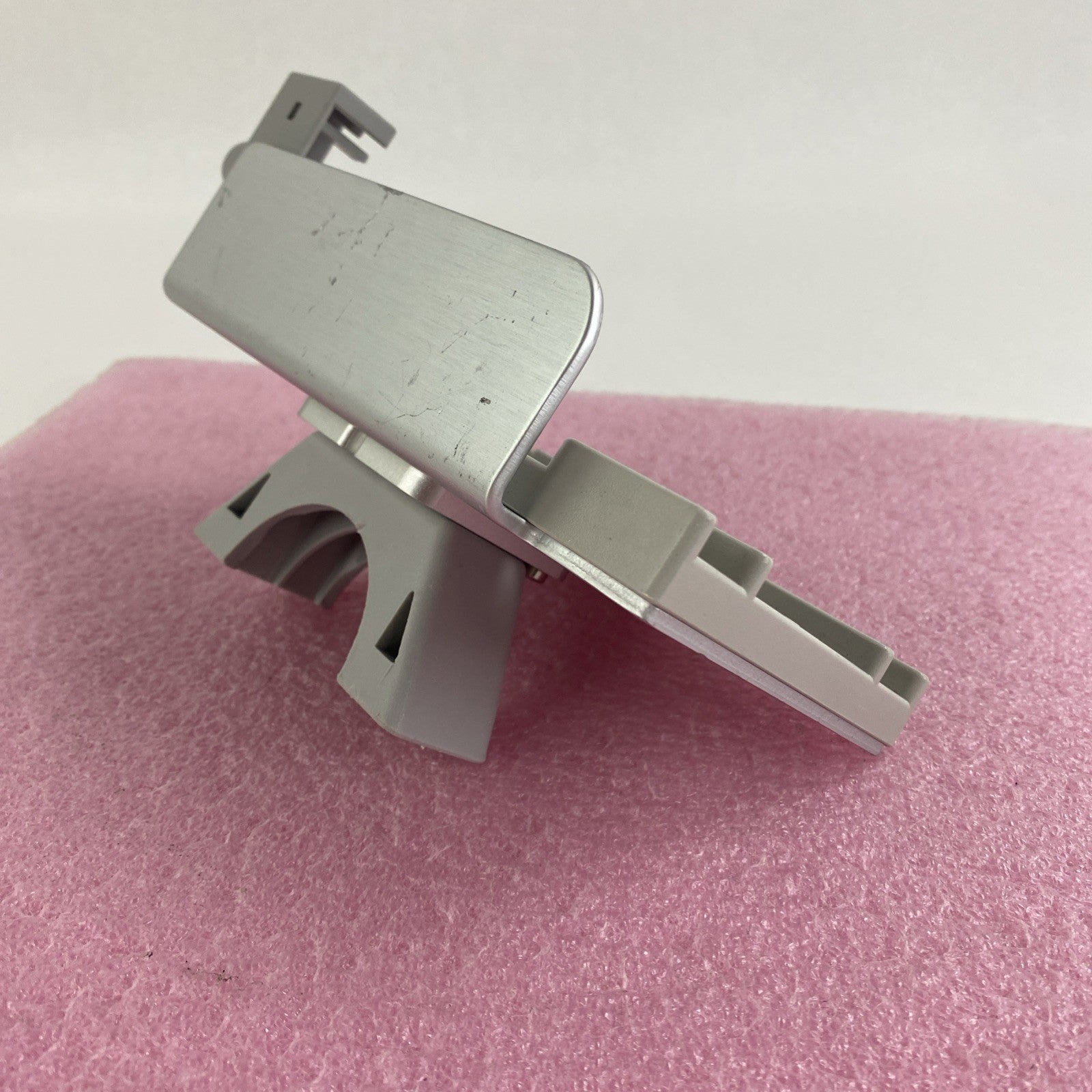Philips M3080-41201 With Metal Mounting Bracket3