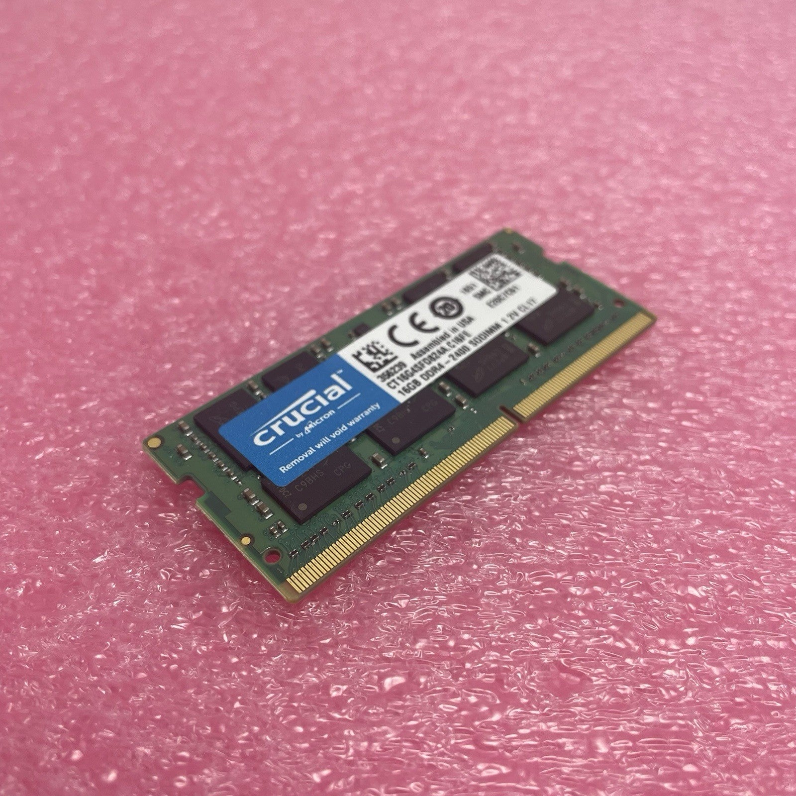 Crucial CT16G4SFD824A.C16FE 1x16GB Crucial DDR4-2400 SODIMM 1.2V CL17 Laptop RAM0