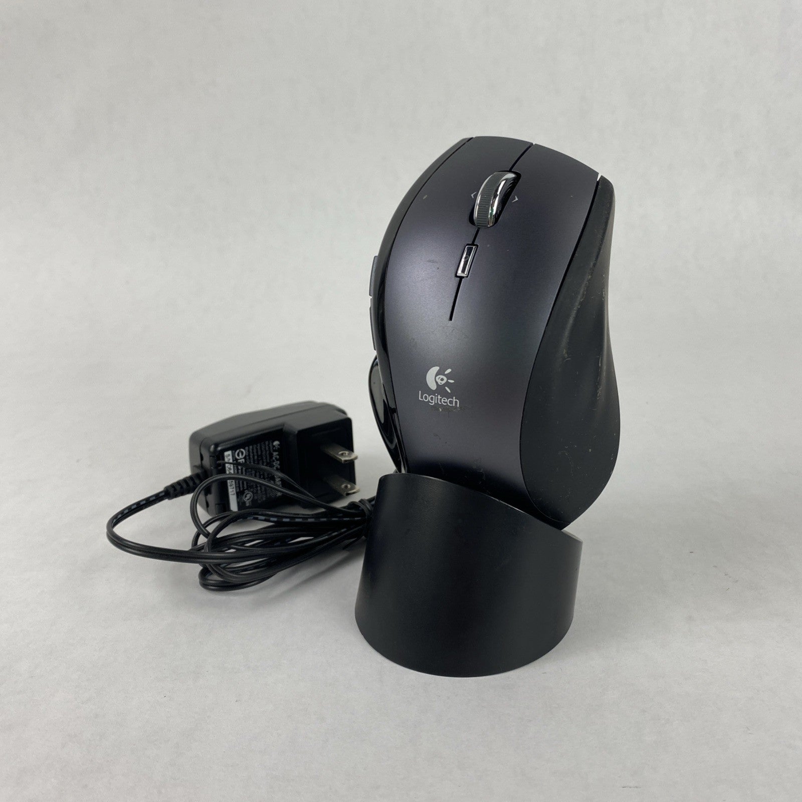 Logitech M-RBQ124 Wireless Mouse w/ Charging Station Untested0