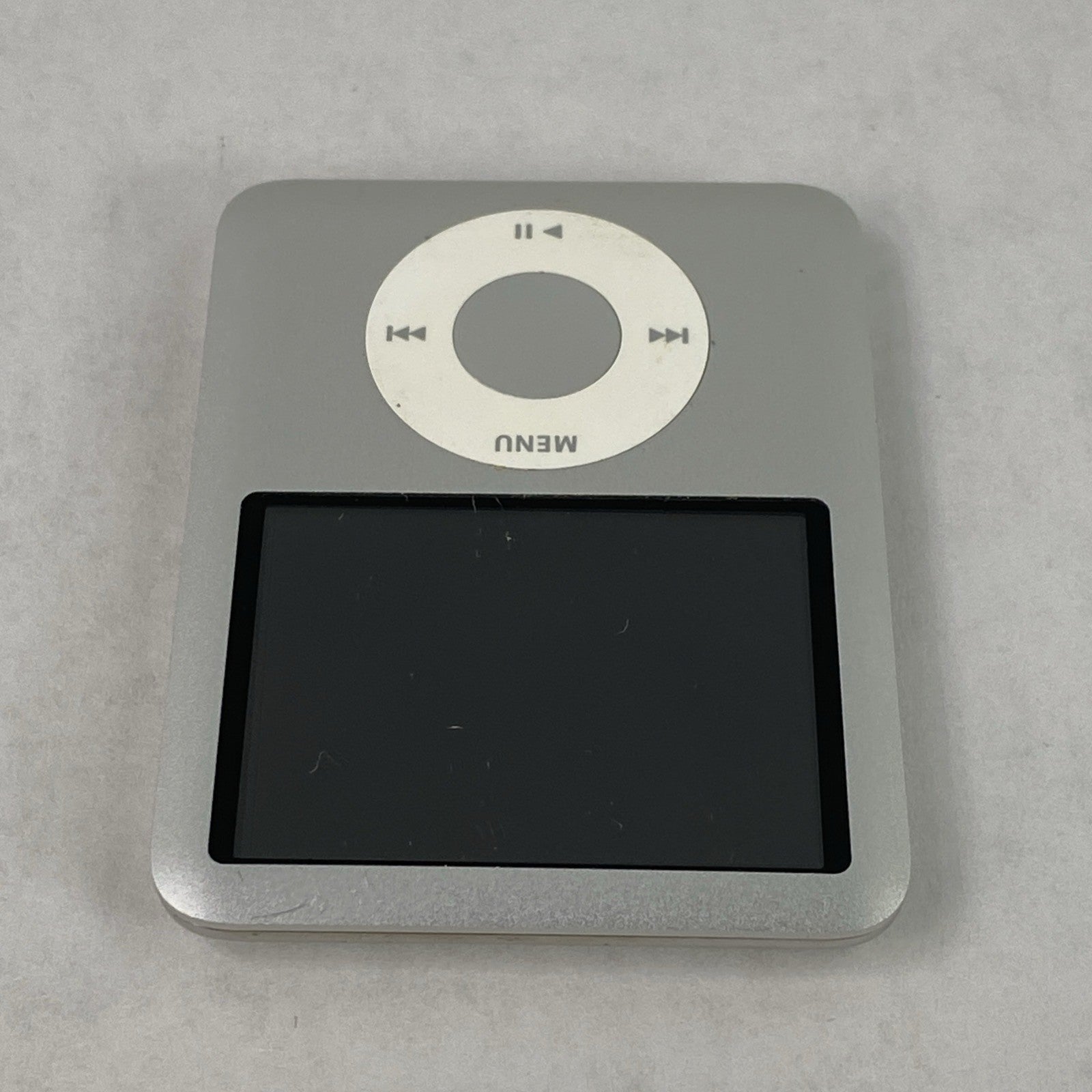 Apple iPod Nano 3rd Gen A1236 4GB Silver v1.1.36
