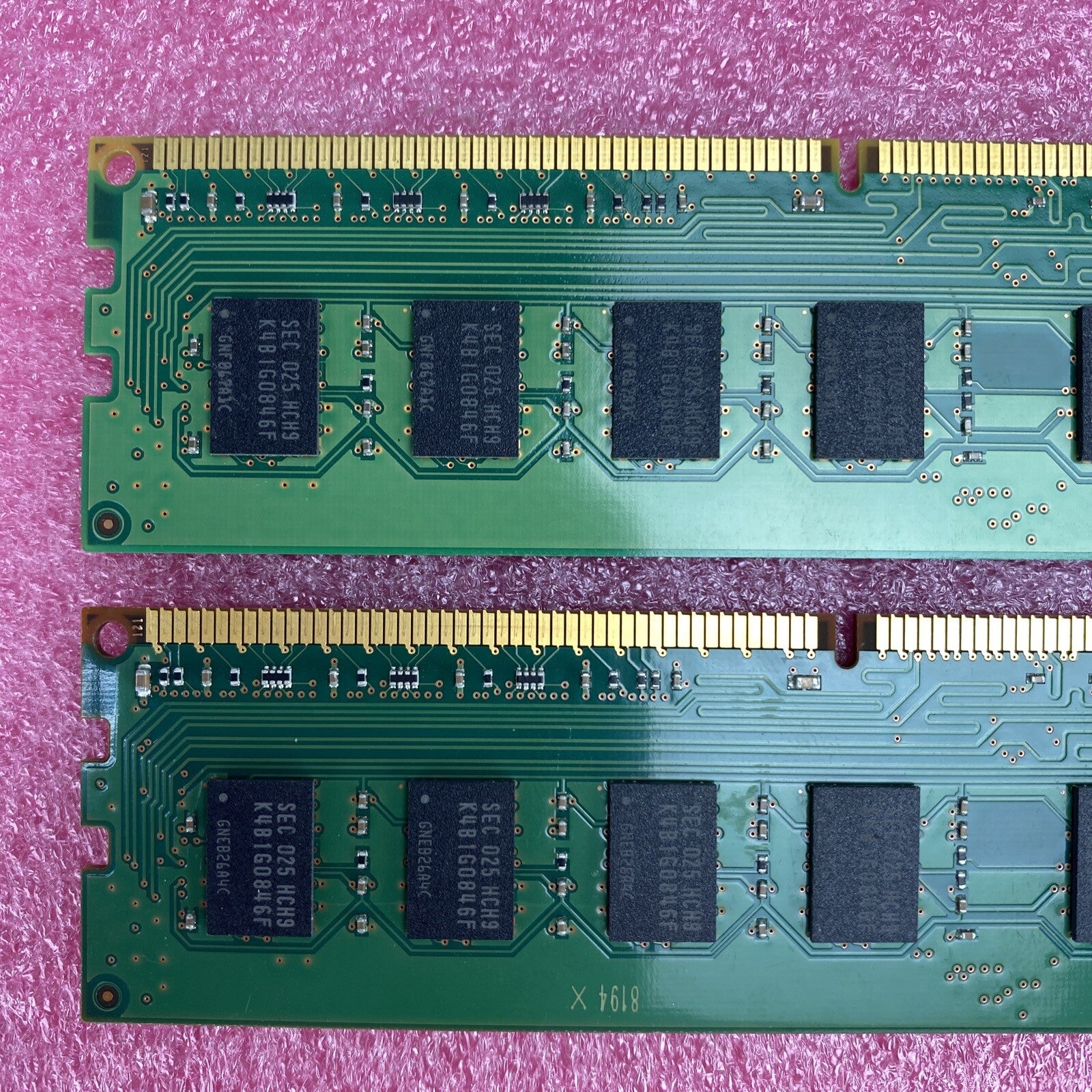 Lot of ( 2 ) 2GB Samsung M378B5673FH0-CH9 PC3-10600U DDR3-1333MHz 2Rx8 Non-ECC