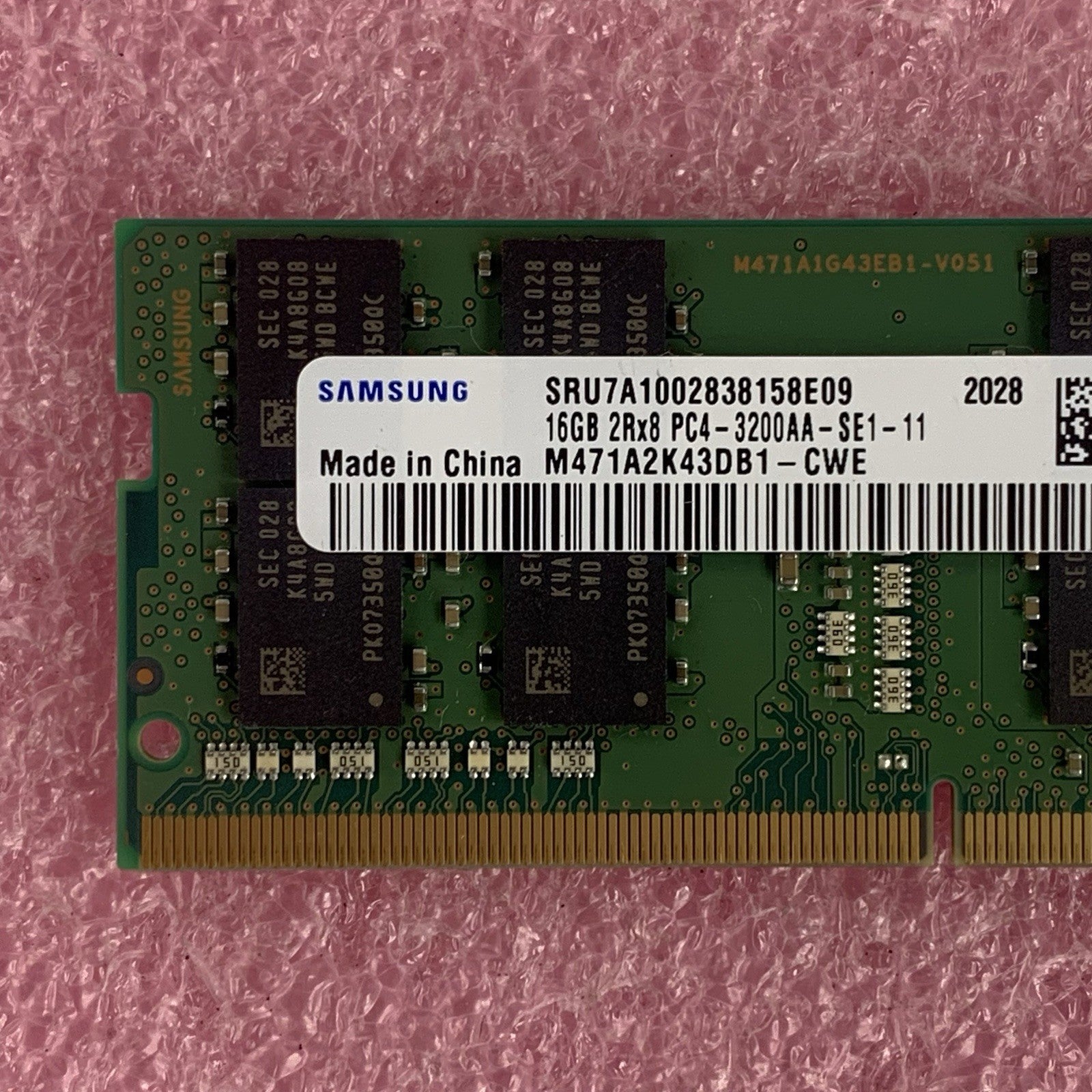 Samsung M471A2K43DB1-CWE 16 GB 2Rx8 PC4-3200AA Laptop Memory RAM2