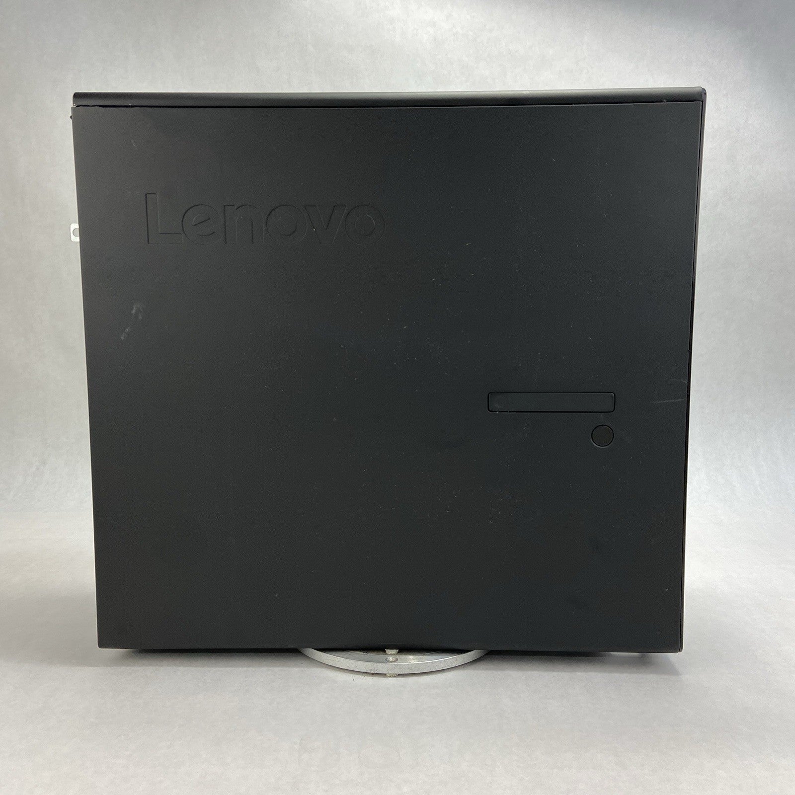 Lenovo ThinkStation P720 2x Xeon Silver 4110 2.1GHz 64GB RAM No HDDOS P6207