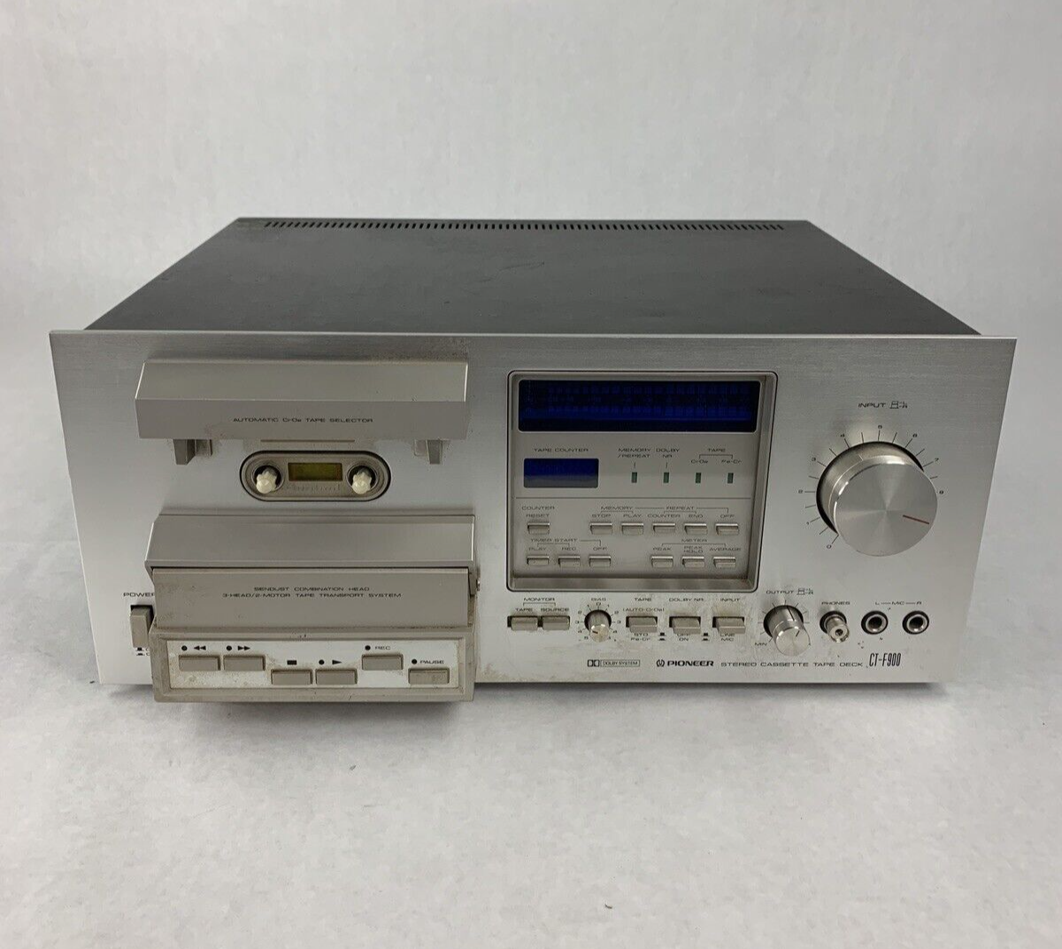 Pioneer CT-F900 Cassette Deck Tape Deck Recorder Powers On For Parts and Repair