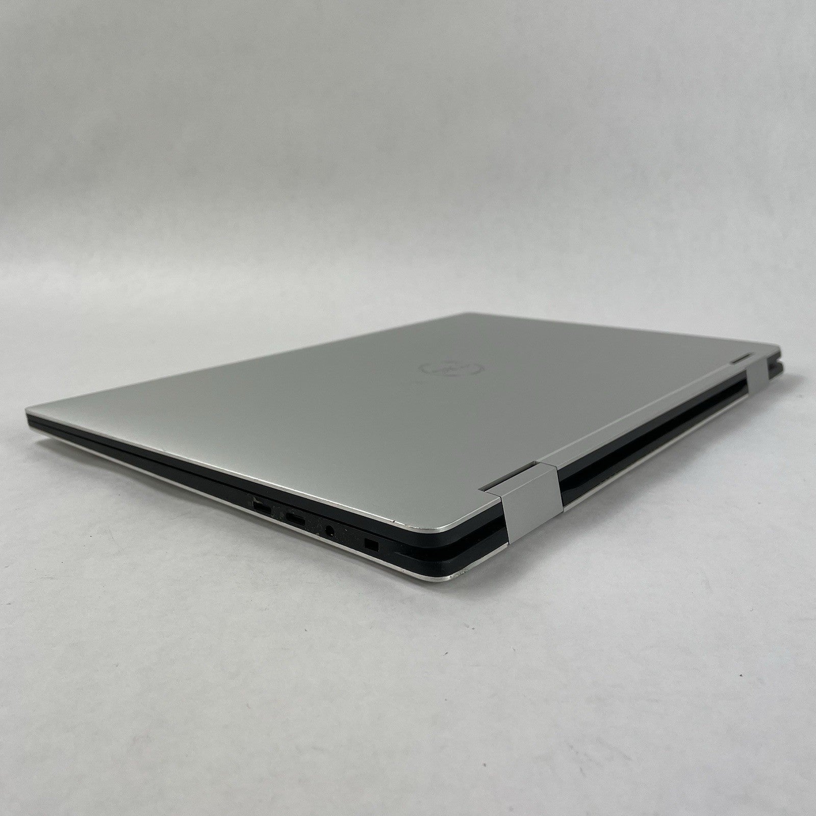 Dell XPS 15 9575 2-in-1 15.6" i5-8305G 2.80 GHz 8 GB RAM No SSD/OS/AC/Battery12