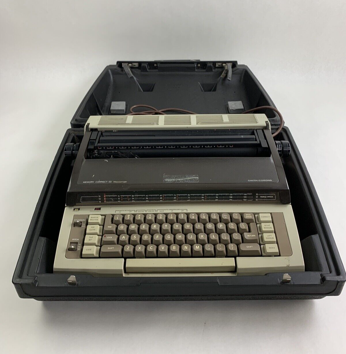 Vintage Smith Corona Memory Correct III Typewriter Types Slowly Parts and Repair